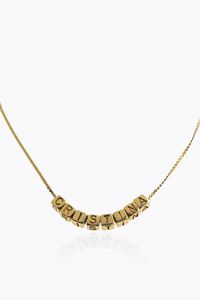 CATENA CON CIONDOLI - Peso gr 8 9 in oro giallo recanti otto dadi in oro giallo con lettere che formano il nome Cristina