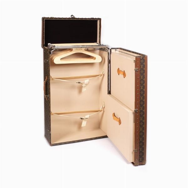 LOUIS VUITTON BAULE GUARDAROBA LOZINE  - Asta Vintage: borse e accessori di Hermes, Louis Vuitton e altre grandi maison - Associazione Nazionale - Case d'Asta italiane
