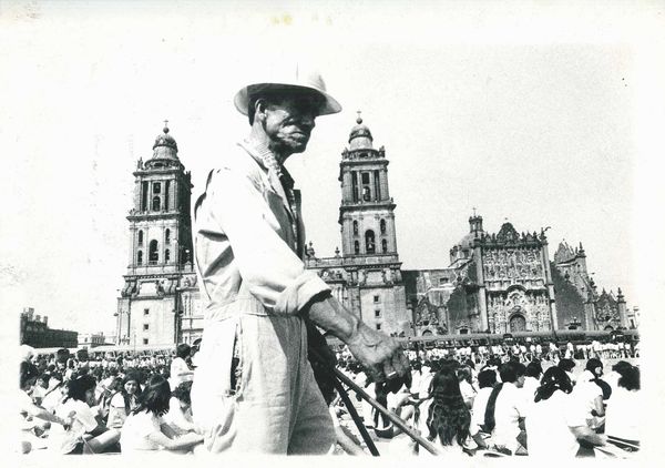 Roby Schirer : Senza titolo (Citt del Messico)  - Asta Affordable Photos | Cambi Time - Associazione Nazionale - Case d'Asta italiane