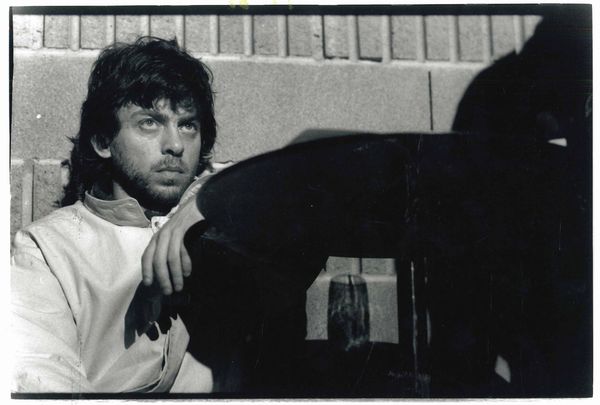 Roby Schirer : Lotto composto da tre scatti fotografici (dal set di Kamikazen, di Gabriele Salvatores)  - Asta Affordable Photos | Cambi Time - Associazione Nazionale - Case d'Asta italiane