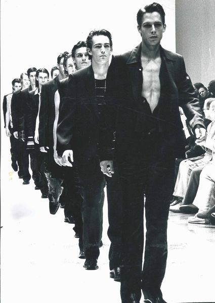 Roby Schirer : Senza titolo (Costume national)  - Asta Affordable Photos | Cambi Time - Associazione Nazionale - Case d'Asta italiane