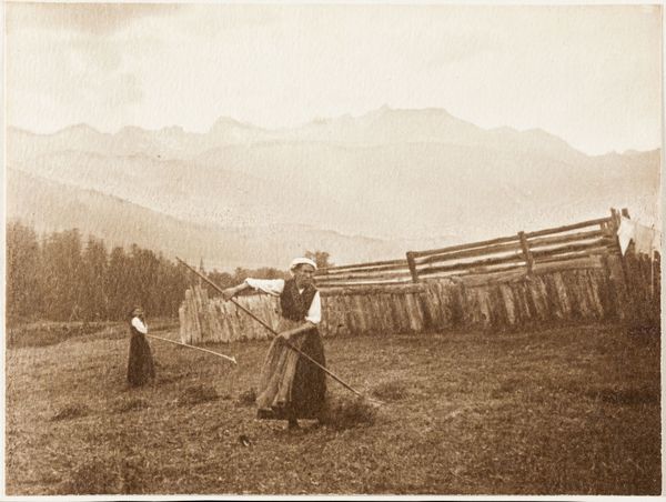 Domenico Riccardo Peretti Griva, Attribuito a : Senza titolo (Scena di mietitrici)  - Asta Affordable Photos | Cambi Time - Associazione Nazionale - Case d'Asta italiane