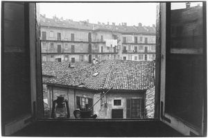 Roby Schirer : Lotto composto da due scatti fotografici  - Asta Affordable Photos | Cambi Time - Associazione Nazionale - Case d'Asta italiane