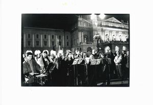 Roby Schirer : Lotto composto da due scatti fotografici  - Asta Affordable Photos | Cambi Time - Associazione Nazionale - Case d'Asta italiane