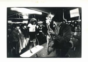 Roby Schirer : Lotto composto da due scatti fotografici <BR>  - Asta Affordable Photos | Cambi Time - Associazione Nazionale - Case d'Asta italiane