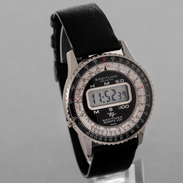 BREITLING - Navitimer Quartz LCD, cronografo digitale al con cassa in acciaio, fondello a scatto e ghiera girevole  - Asta Orologi da Polso e da Tasca - Associazione Nazionale - Case d'Asta italiane