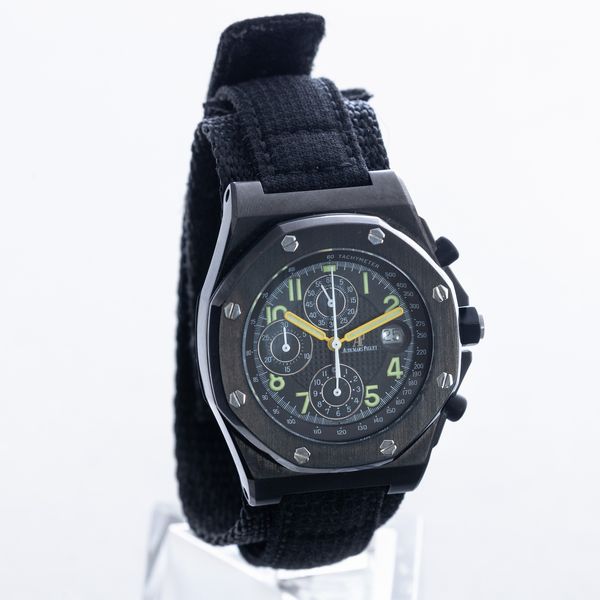 AUDEMARS PIGUET - Offshore End Of Days ed. limitata a 500pz, cronografo sportivo tre contatori con datario in acciaio, quadrante nero con sfere e cifre Arabe gialle, movimento automatico con Estratto d'Archivio  - Asta Orologi da Polso e da Tasca - Associazione Nazionale - Case d'Asta italiane