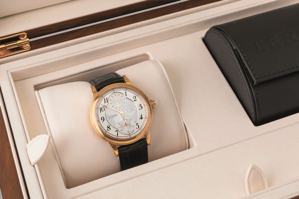 LEROY - Chronometre Certifie in oro giallo 18k, cronografo monopulsante coassiale, due contatori verticali, quadrante Argent� guilloch� con numeri Arabi, movimento automatico a vista  - Asta Orologi da Polso e da Tasca - Associazione Nazionale - Case d'Asta italiane