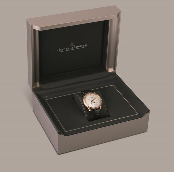 JAEGER LECOULTRE - Master Moon in oro rosa 18k con diamanti sulla ghiera quadrante color avorio automatico con fasi lunari, mai indossato con scatola e garanzia  - Asta Orologi da Polso e da Tasca - Associazione Nazionale - Case d'Asta italiane