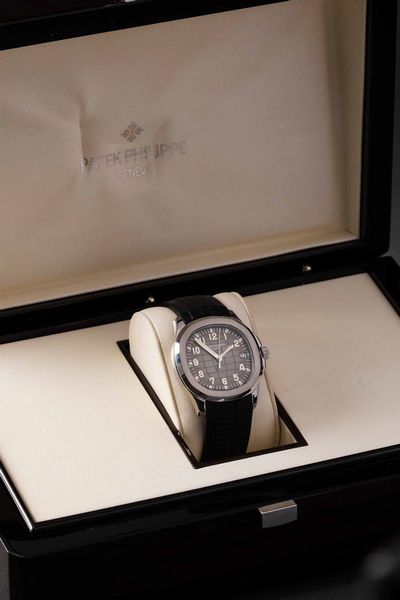 PATEK PHILIPPE - Aquanaut ref 5167, cassa in acciaio impermeabile, cinturino in gomma con deployante, quadrante nero con datario, fondello a vista accompagnato da scatola e garanzia<BR>  - Asta Orologi da Polso e da Tasca - Associazione Nazionale - Case d'Asta italiane