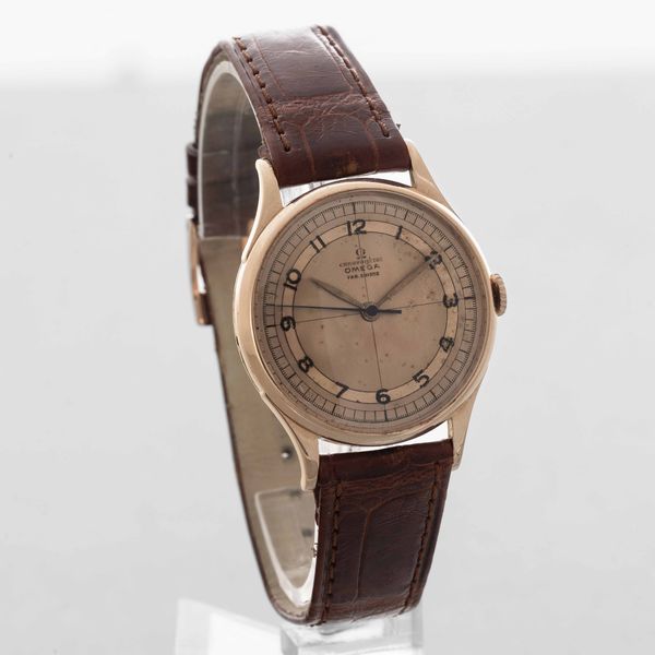 OMEGA - Chronometre in oro rosa 18k con quadrante rosa bitonale a settori con numeri Arabi, carica manuale e secondi centrali  - Asta Orologi da Polso e da Tasca - Associazione Nazionale - Case d'Asta italiane