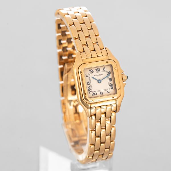 CARTIER - Panth�re in oro giallo 18k, quadrante Gren� con numeri Romani e sfere in acciaio azzurrato, corona di carica con zaffiro cabochon  - Asta Orologi da Polso e da Tasca - Associazione Nazionale - Case d'Asta italiane