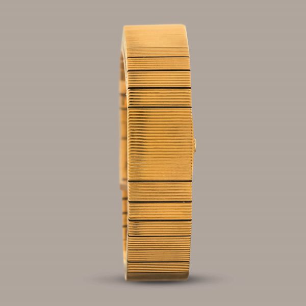 GUBELIN - Montre a Secret in oro giallo 18k con apertura laterale a pressione nascosta, quadrante argent� con indici applicati movimento a carica manuale  - Asta Orologi da Polso e da Tasca - Associazione Nazionale - Case d'Asta italiane