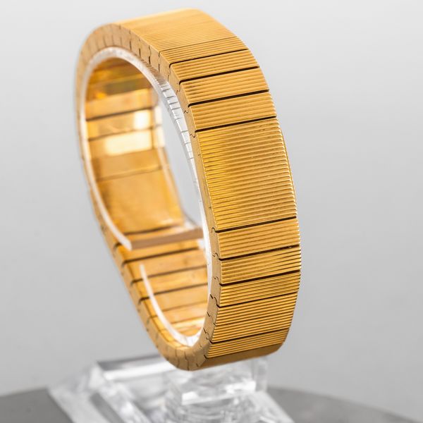 GUBELIN - Montre a Secret in oro giallo 18k con apertura laterale a pressione nascosta, quadrante argent� con indici applicati movimento a carica manuale  - Asta Orologi da Polso e da Tasca - Associazione Nazionale - Case d'Asta italiane