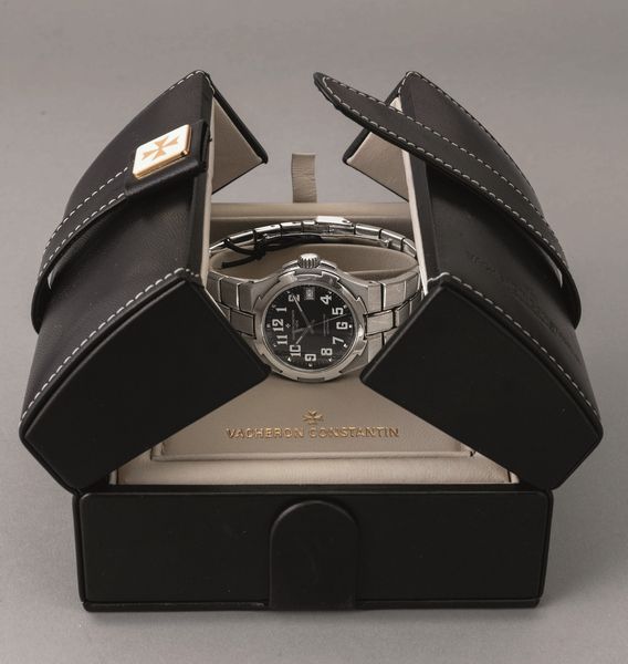 VACHERON & CONSTANTIN - Overseas ref 42042 in acciaio, movimento automatico, quadrante nero con numeri Arabi e datario accompagnato da scatola e garanzia  - Asta Orologi da Polso e da Tasca - Associazione Nazionale - Case d'Asta italiane