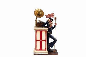 Statua Pantera Rosa cantante con grammofono  - Asta POP Culture e Manifesti d'Epoca - Associazione Nazionale - Case d'Asta italiane