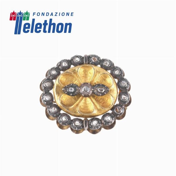 SPILLA FLOREALE CON ROSE DI DIAMANTE  - Asta Gioielli - Associazione Nazionale - Case d'Asta italiane