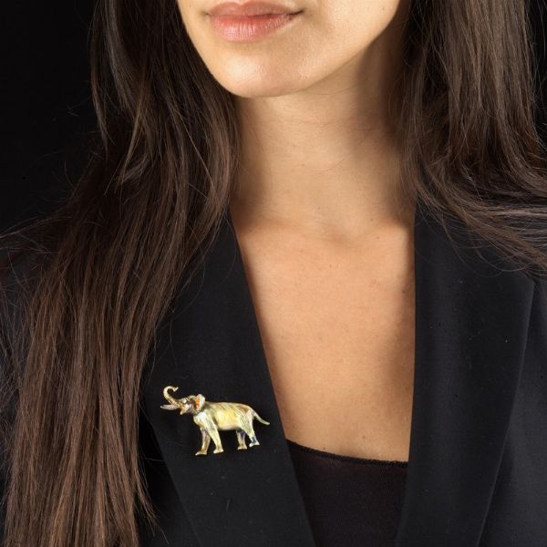 SPILLA A FORMA DI ELEFANTE  - Asta Gioielli - Associazione Nazionale - Case d'Asta italiane