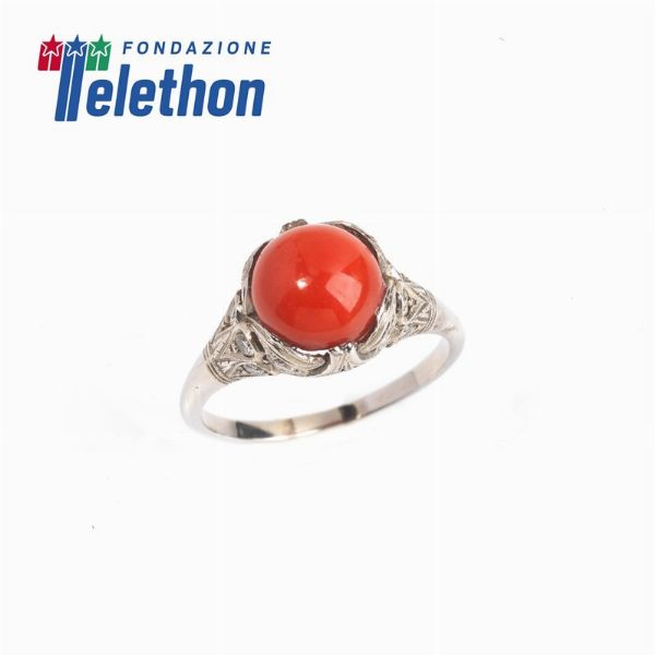 ANELLO CON CORALLO E DIAMANTI  - Asta Gioielli - Associazione Nazionale - Case d'Asta italiane