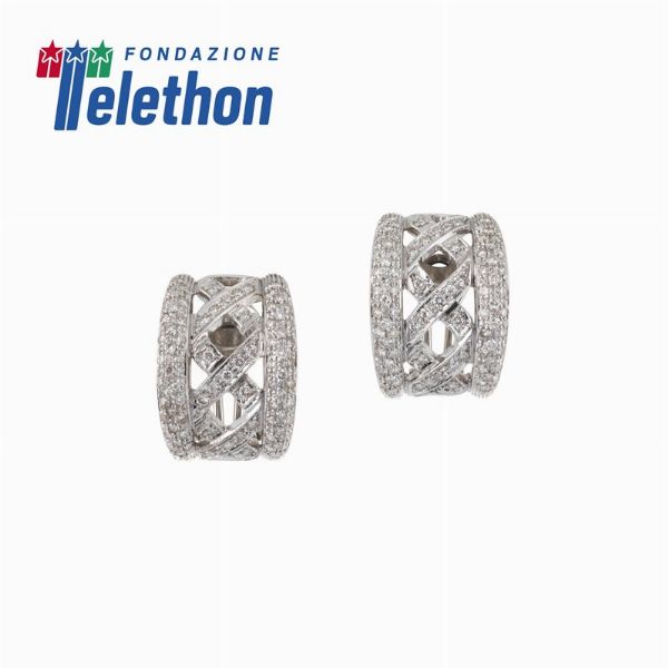 PAIO DI ORECCHINI CON DIAMANTI  - Asta Gioielli - Associazione Nazionale - Case d'Asta italiane