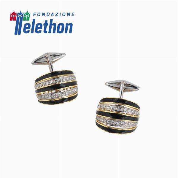PAIO DI GEMELLI CON DIAMANTI E SMALTO NERO  - Asta Gioielli - Associazione Nazionale - Case d'Asta italiane