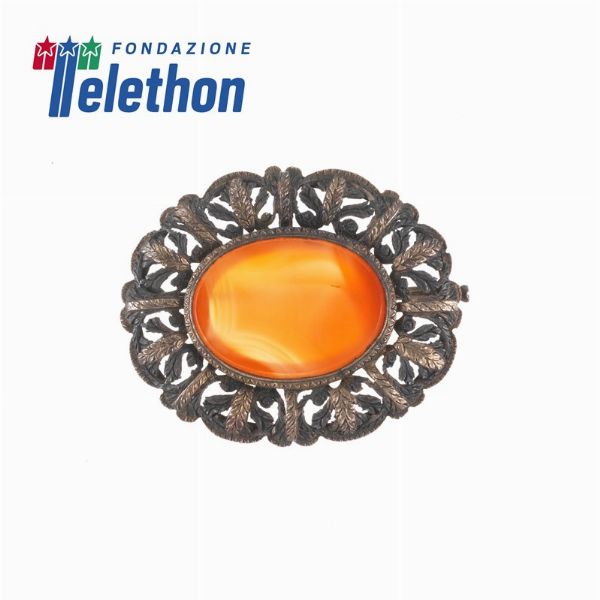 SPILLA CON CORNIOLA  - Asta Gioielli - Associazione Nazionale - Case d'Asta italiane