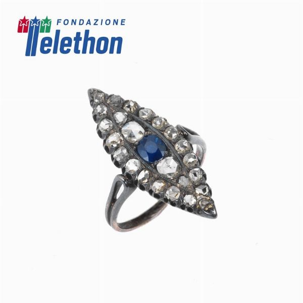 ANELLO A NAVETTE CON ZAFFIRO E DIAMANTI  - Asta Gioielli - Associazione Nazionale - Case d'Asta italiane