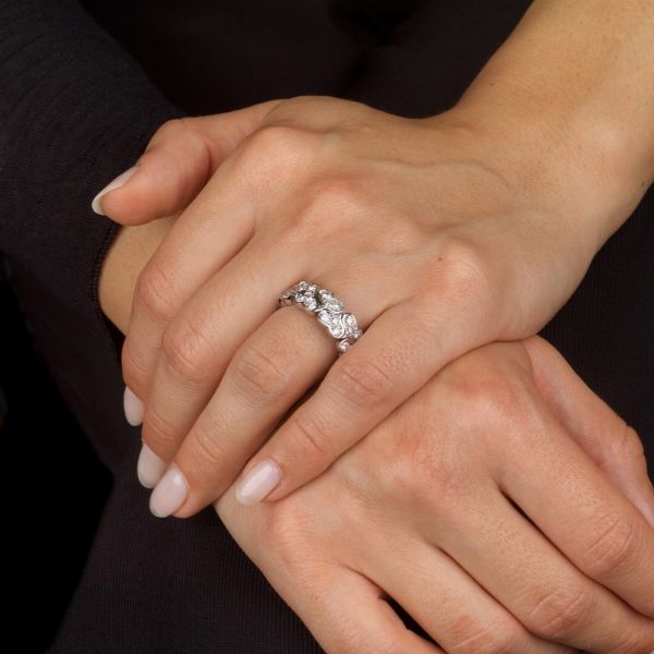 ANELLO CON CUORICINI DI DIAMANTI  - Asta Gioielli - Associazione Nazionale - Case d'Asta italiane