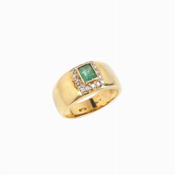 ANELLO A FASCIA CON SMERALDO E DIAMANTI  - Asta Gioielli - Associazione Nazionale - Case d'Asta italiane