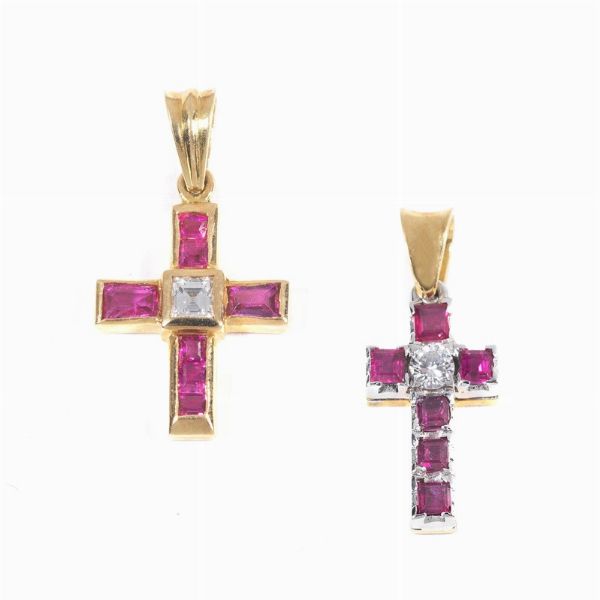 DUE PENDENTI A FORMA DI CROCE  - Asta Gioielli - Associazione Nazionale - Case d'Asta italiane