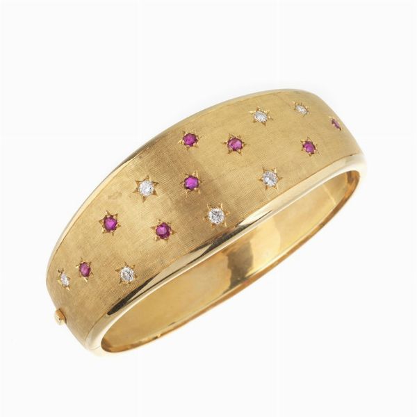 BRACCIALE RIGIDO CON SPILLA A FORMA DI FIORE  - Asta Gioielli - Associazione Nazionale - Case d'Asta italiane