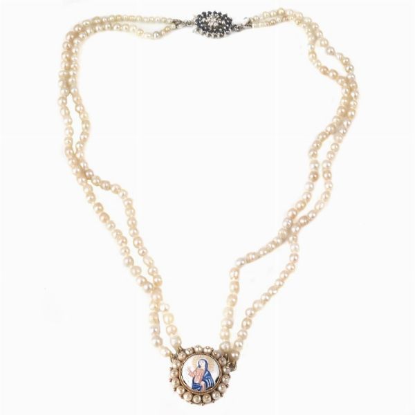 GIROCOLLO CON PERLE E MINIATURA  - Asta Gioielli - Associazione Nazionale - Case d'Asta italiane