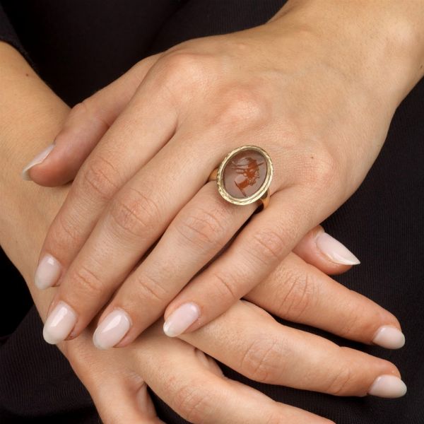 ANELLO CON CORNIOLA  - Asta Gioielli - Associazione Nazionale - Case d'Asta italiane