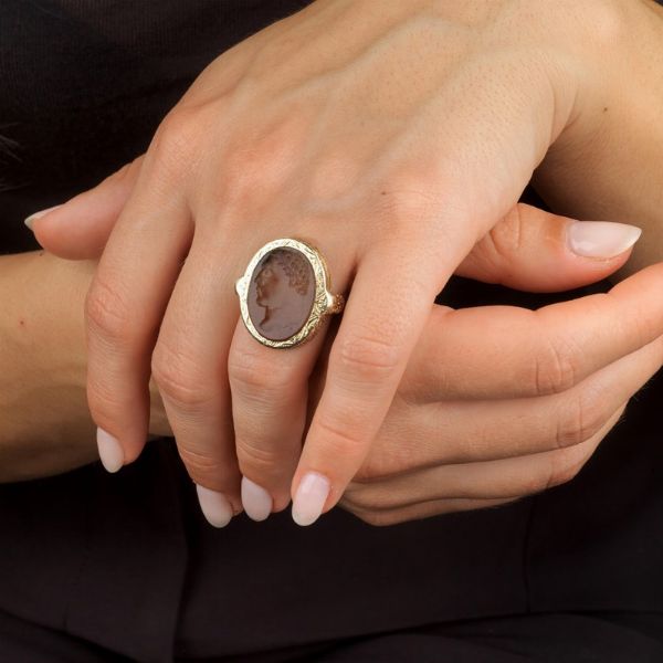 ANELLO CON CORNIOLA  - Asta Gioielli - Associazione Nazionale - Case d'Asta italiane