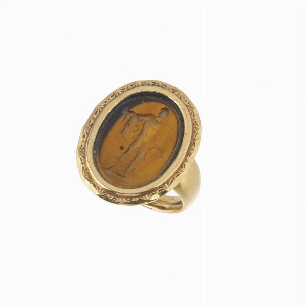 GRANDE ANELLO CON CORNIOLA  - Asta Gioielli - Associazione Nazionale - Case d'Asta italiane