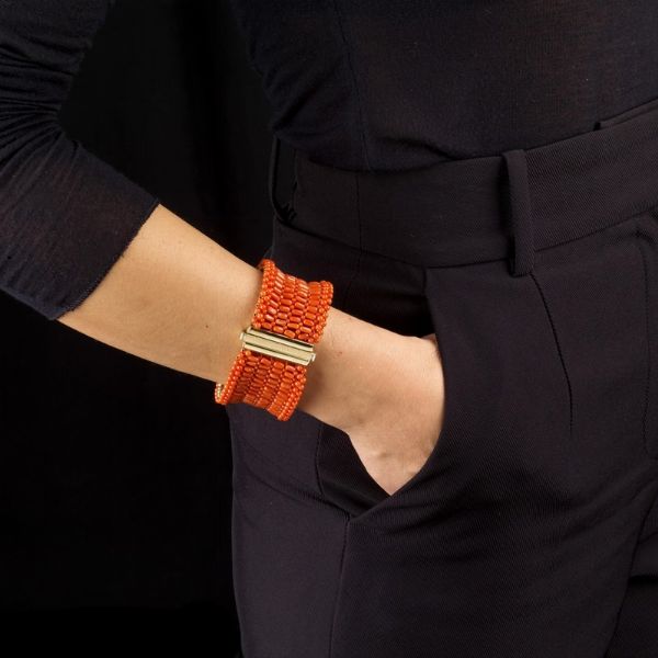 BRACCIALE AD AMPIA FASCIA IN CORALLO  - Asta Gioielli - Associazione Nazionale - Case d'Asta italiane