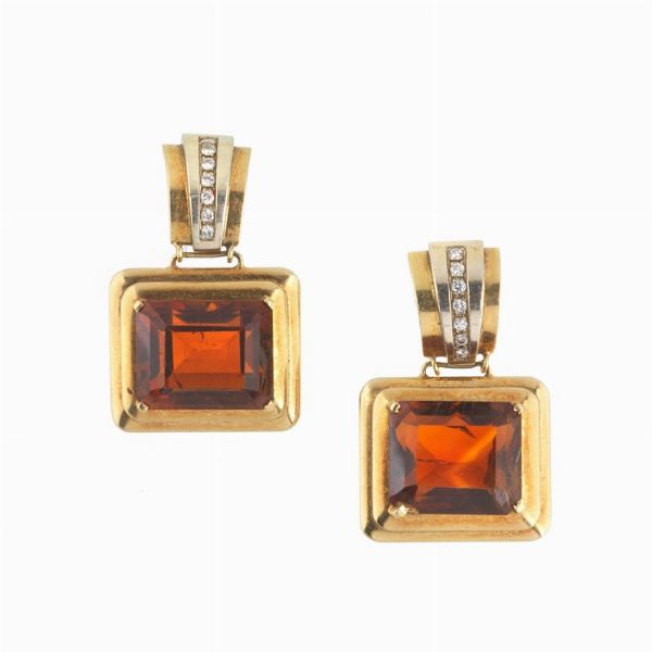 PAIO DI ORECCHINI PENDENTI CON QUARZI E DIAMANTI  - Asta Gioielli - Associazione Nazionale - Case d'Asta italiane