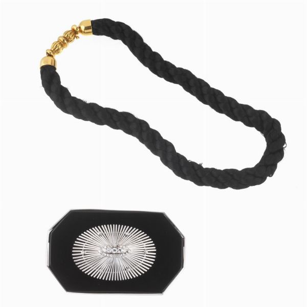 COLLANA CON GRANDE PENDENTE/SPILLA  - Asta Gioielli - Associazione Nazionale - Case d'Asta italiane