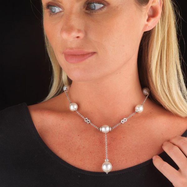 COLLANA CON PERLE SOUTH SEA E DIAMANTI  - Asta Gioielli - Associazione Nazionale - Case d'Asta italiane