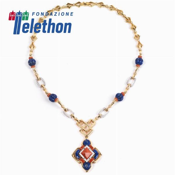 LUNGA COLLANA CON CORALLO LAPISLAZZULI E DIAMANTI  - Asta Gioielli - Associazione Nazionale - Case d'Asta italiane