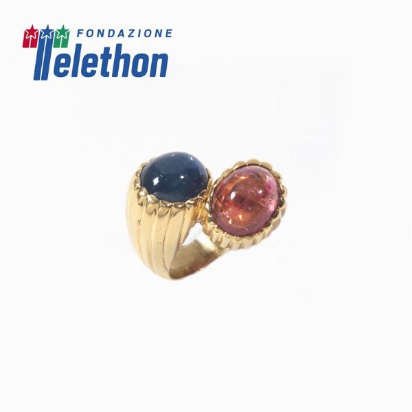 ANELLO CONTRARIE CON ZAFFIRO E TORMALINA  - Asta Gioielli - Associazione Nazionale - Case d'Asta italiane