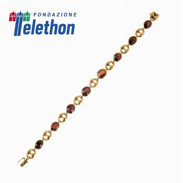 BRACCIALE A CATENA CON GRANATI  - Asta Gioielli - Associazione Nazionale - Case d'Asta italiane
