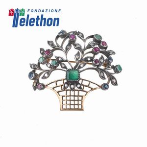 SPILLA A CESTO FIORITO CON PIETRE DI COLORE E DIAMANTI  - Asta Gioielli - Associazione Nazionale - Case d'Asta italiane