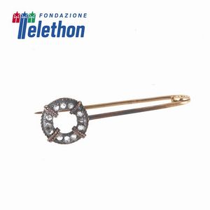 PAIO DI SPILLE A BARRETTA  - Asta Gioielli - Associazione Nazionale - Case d'Asta italiane