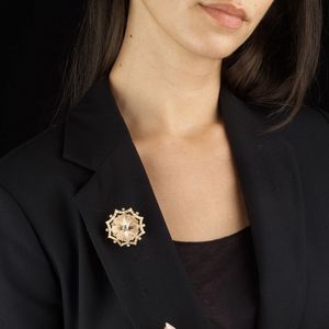 SPILLA FLOREALE CON DIAMANTE E MICROPERLE  - Asta Gioielli - Associazione Nazionale - Case d'Asta italiane