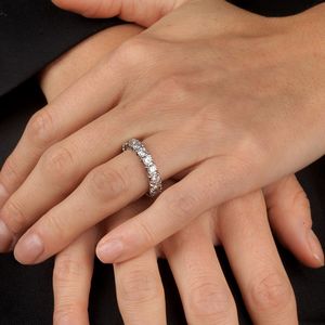 ANELLO ETERNITY CON DIAMANTI  - Asta Gioielli - Associazione Nazionale - Case d'Asta italiane