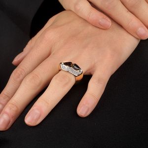 ANELLO CON ZAFFIRI E DIAMANTI  - Asta Gioielli - Associazione Nazionale - Case d'Asta italiane