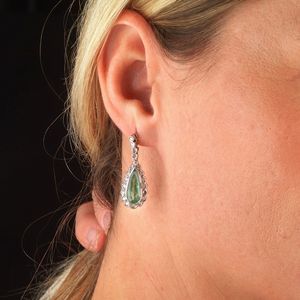 PAIO DI ORECCHINI PENDENTI CON SMERALDI E DIAMANTI  - Asta Gioielli - Associazione Nazionale - Case d'Asta italiane