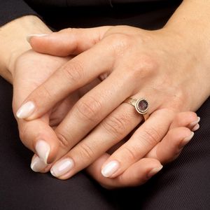 ANELLO A FASCIA CON CORNIOLA  - Asta Gioielli - Associazione Nazionale - Case d'Asta italiane