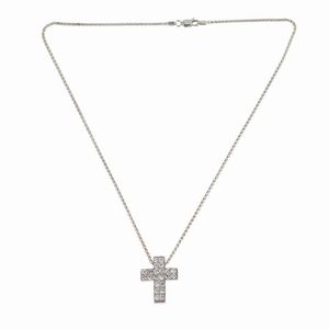 COLLANA CON PENDENTE A FORMA DI CROCE  - Asta Gioielli - Associazione Nazionale - Case d'Asta italiane